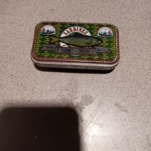 Sardines au Chocolate    Tin Box   Old  ,added magnet On Back